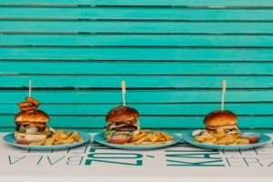 “Kalóz burgerek a placcon” hétvége @ Kalóz Strandbisztró